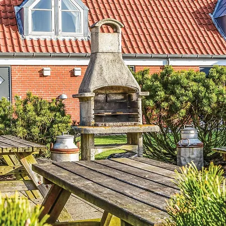 2 Bedroom Lovely In *