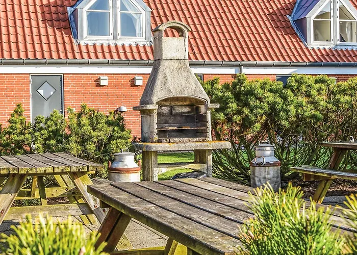 2 Bedroom Lovely In *